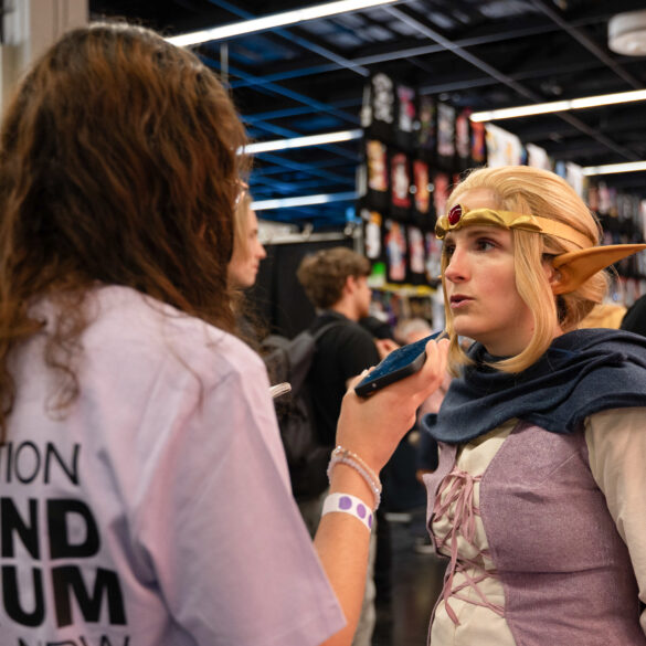 Interview mit einer Cosplayerin.